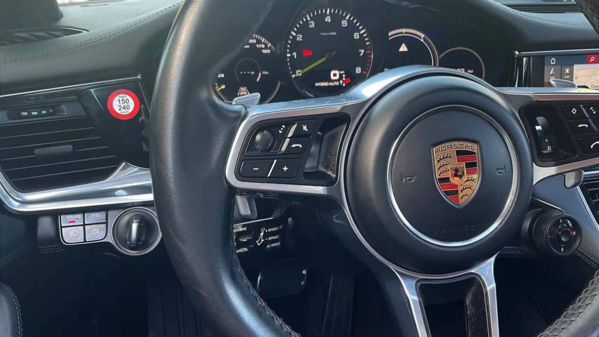 2018 Porsche Panamera WP0AE2A7XJL128646