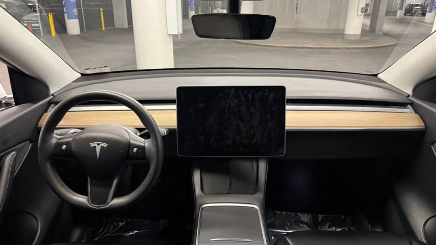 2021 Tesla Model Y 5YJYGDEE9MF139836