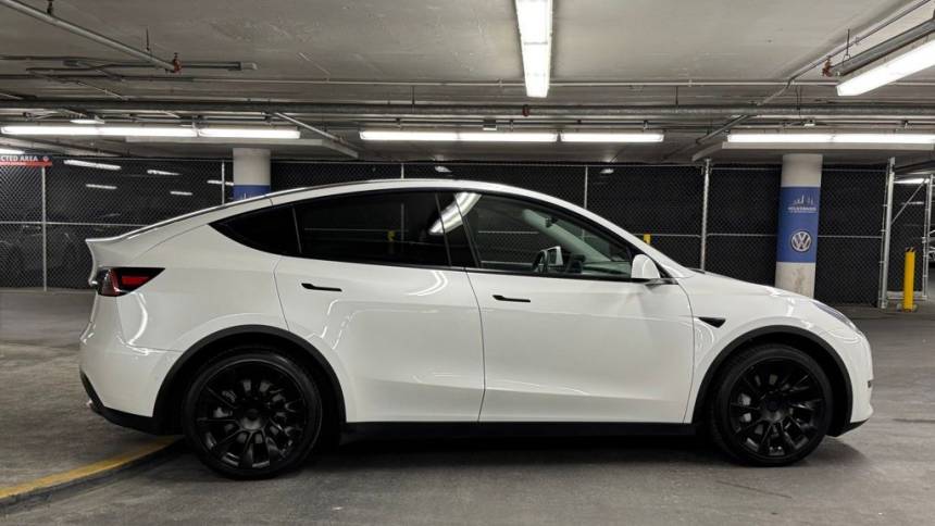 2021 Tesla Model Y 5YJYGDEE9MF139836