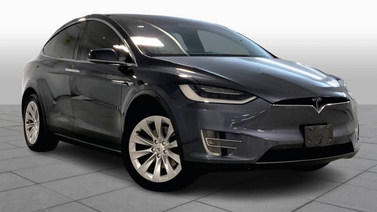 2017 Tesla Model X 5YJXCDE27HF040189