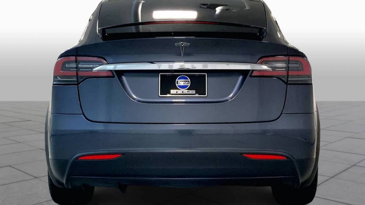 2017 Tesla Model X 5YJXCDE27HF040189