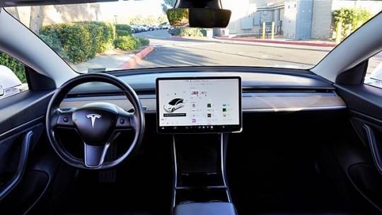 2018 Tesla Model 3 5YJ3E1EA4JF126533