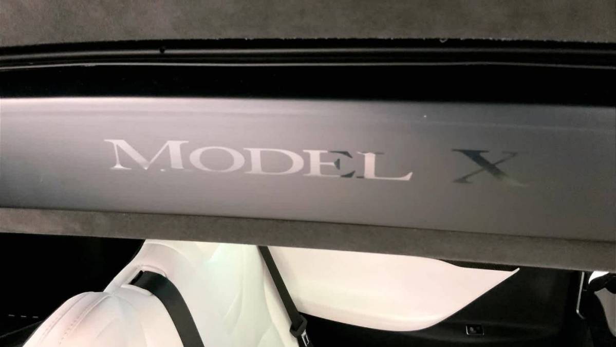 2017 Tesla Model X 5YJXCDE27HF040189