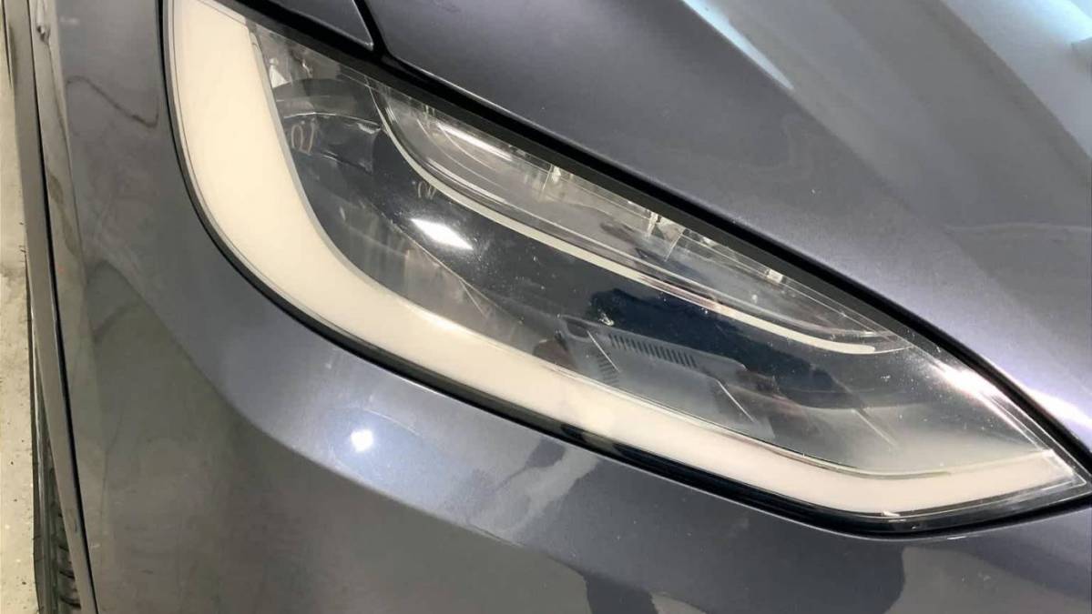 2017 Tesla Model X 5YJXCDE27HF040189