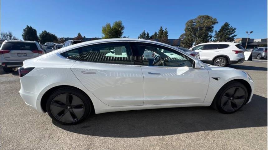 2019 Tesla Model 3 5YJ3E1EA4KF314082