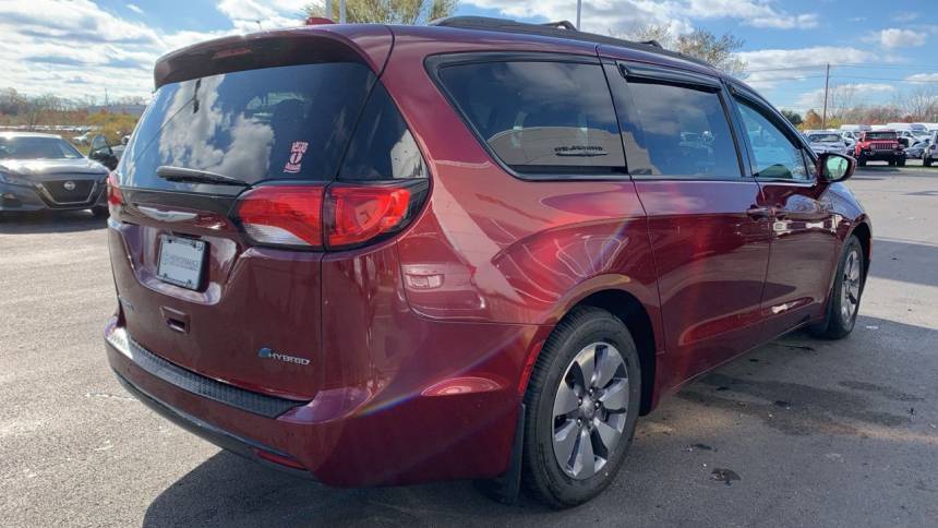 2018 Chrysler Pacifica Hybrid 2C4RC1N70JR323322