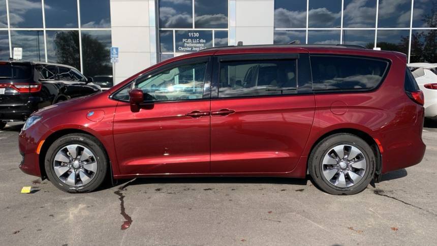 2018 Chrysler Pacifica Hybrid 2C4RC1N70JR323322