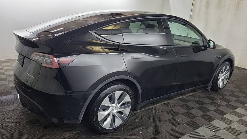 2021 Tesla Model Y 5YJYGAEE7MF284033