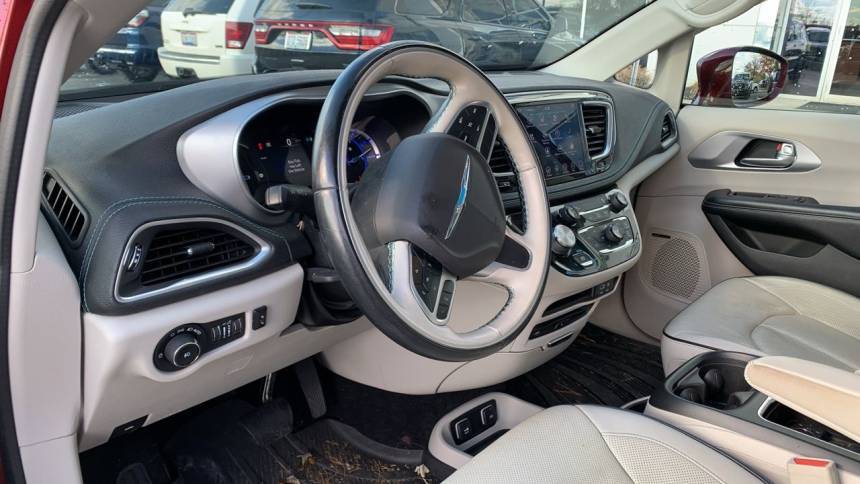 2018 Chrysler Pacifica Hybrid 2C4RC1N70JR323322