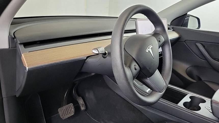 2021 Tesla Model Y 5YJYGAEE7MF284033