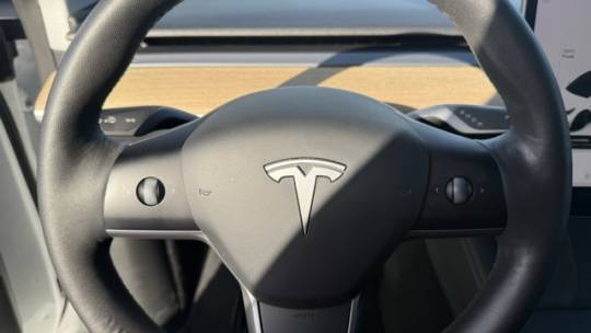 2021 Tesla Model Y 5YJYGDEE3MF225174