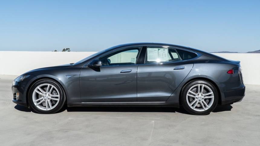 2015 Tesla Model S 5YJSA1E24FF114552