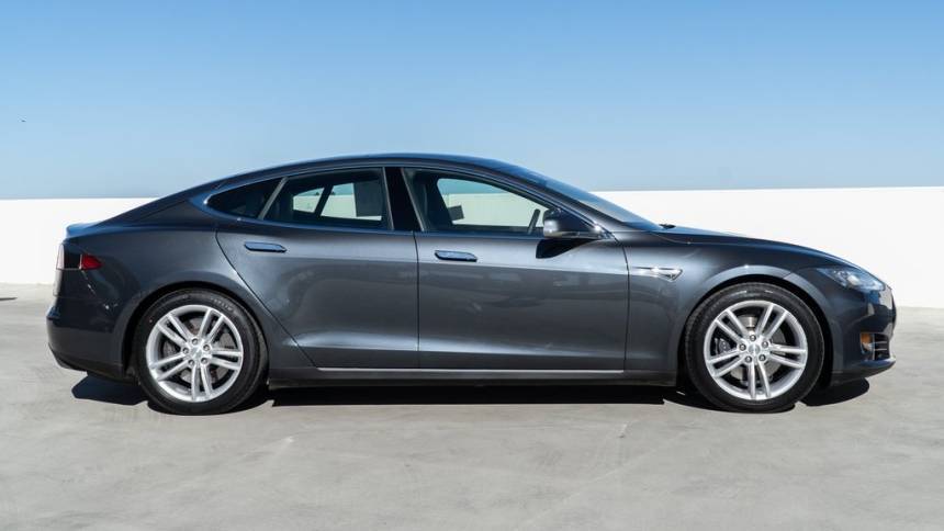 2015 Tesla Model S 5YJSA1E24FF114552