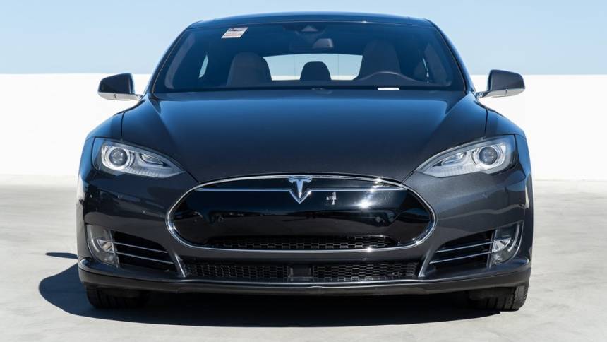 2015 Tesla Model S 5YJSA1E24FF114552