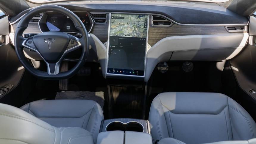 2015 Tesla Model S 5YJSA1E24FF114552