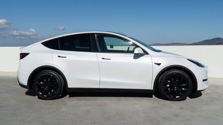 2021 Tesla Model Y 5YJYGDEEXMF214110