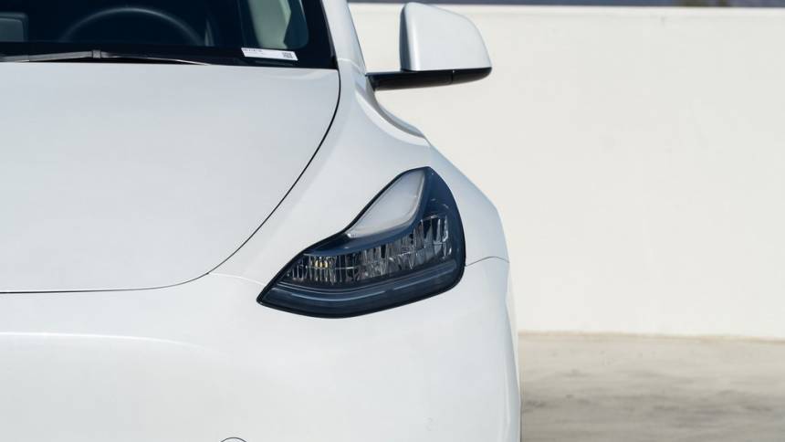 2021 Tesla Model Y 5YJYGDEEXMF214110