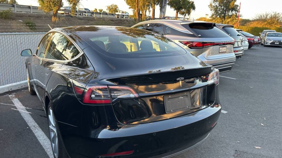 2019 Tesla Model 3 5YJ3E1EA7KF310916