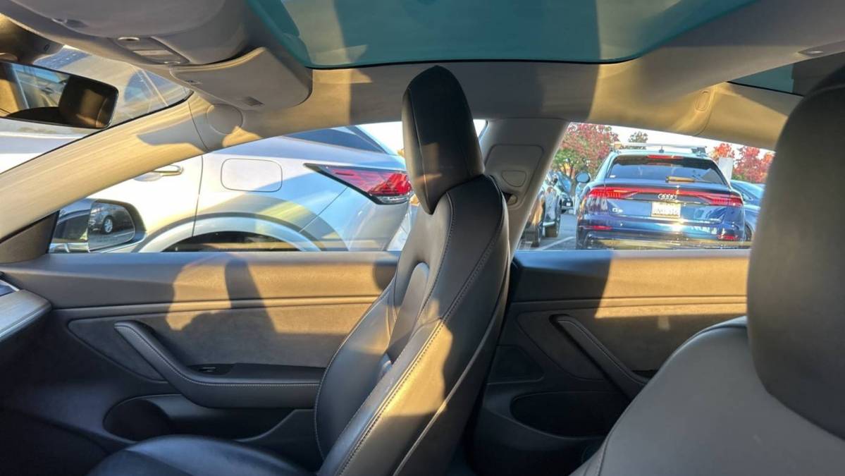 2019 Tesla Model 3 5YJ3E1EA7KF310916