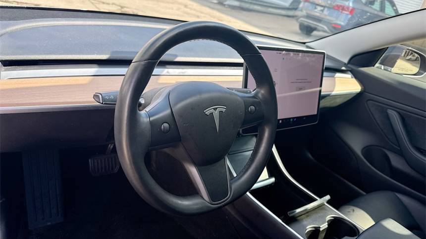 2018 Tesla Model 3 5YJ3E1EB6JF066084