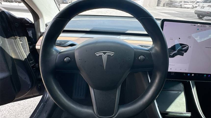 2018 Tesla Model 3 5YJ3E1EB6JF066084