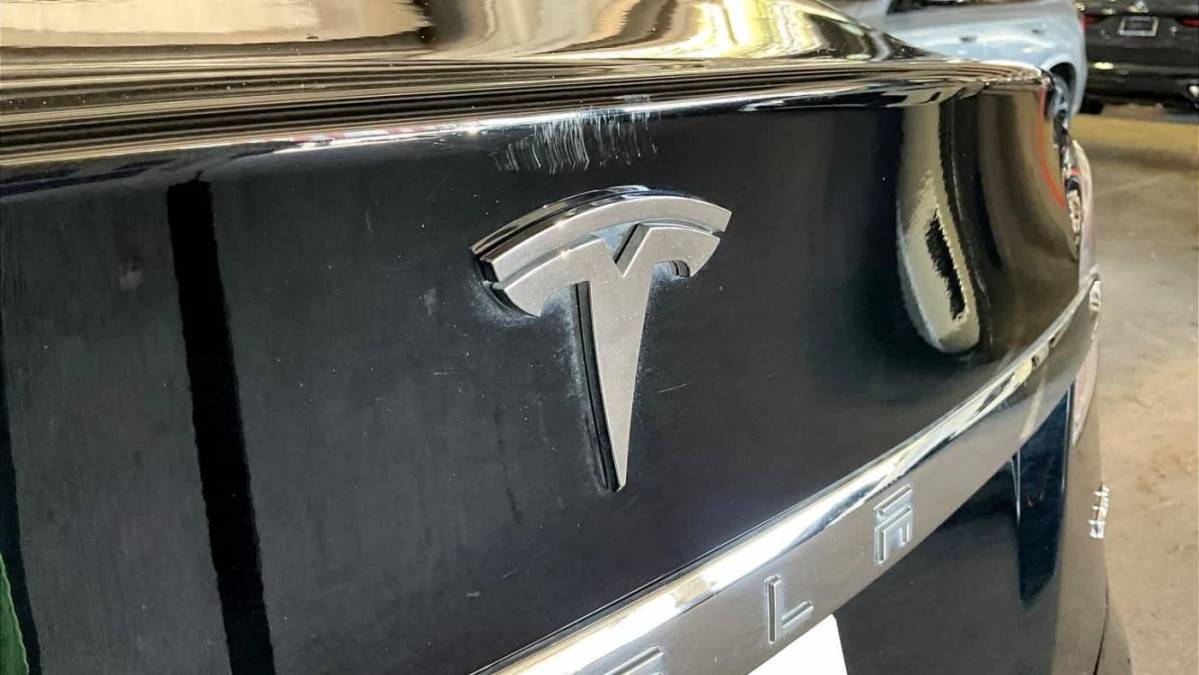 2018 Tesla Model S 5YJSA1E22JF268749