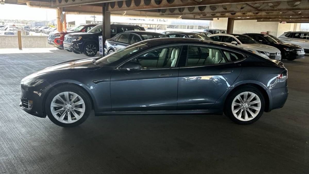 2018 Tesla Model S 5YJSA1E22JF259047