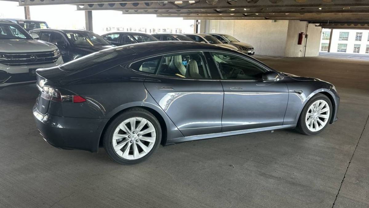 2018 Tesla Model S 5YJSA1E22JF259047