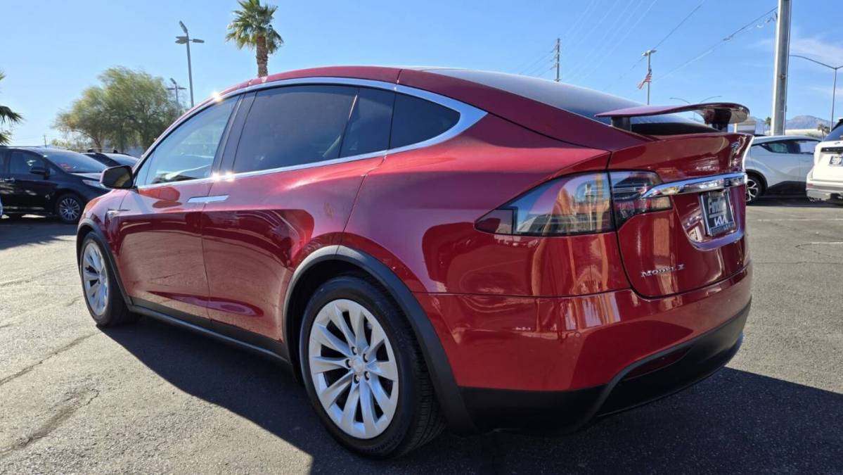 2016 Tesla Model X 5YJXCBE26GF005372