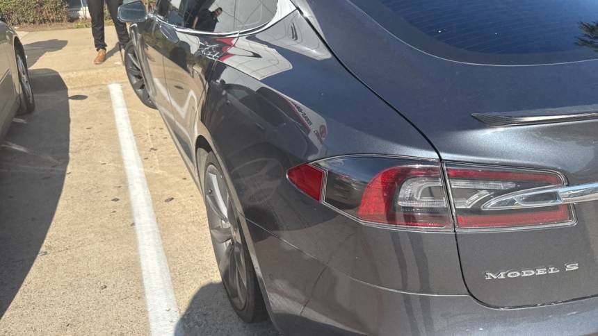 2016 Tesla Model S 5YJSA1E45GF128348