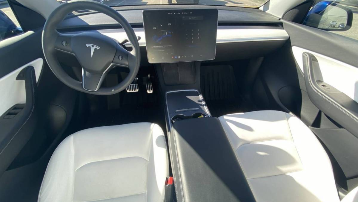 2021 Tesla Model Y 5YJYGDEE2MF301855