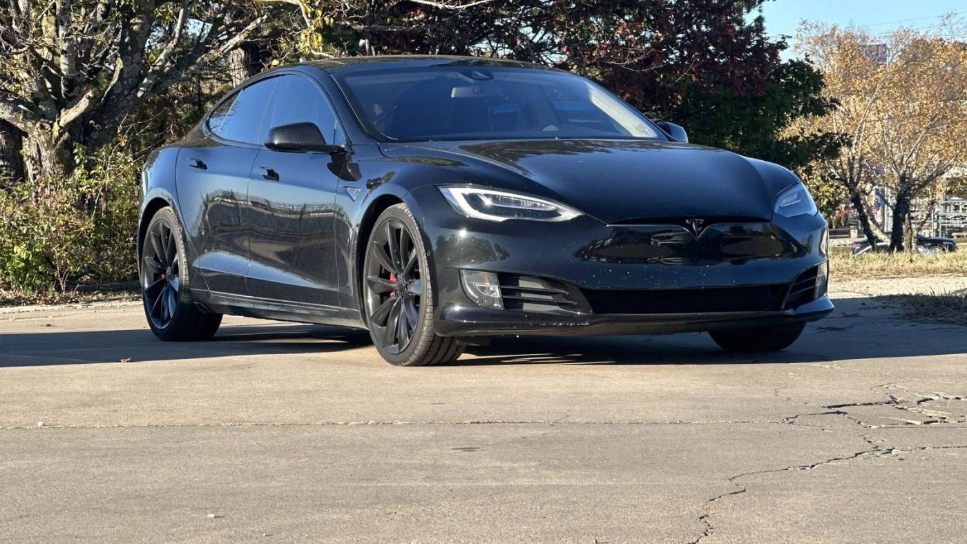 2016 Tesla Model S 5YJSA1E40GF150659