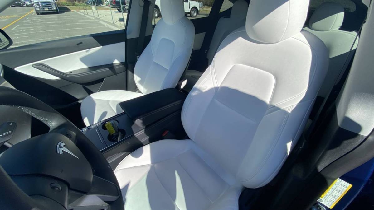 2021 Tesla Model Y 5YJYGDEE2MF301855