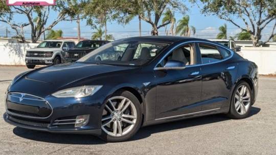 2013 Tesla Model S 5YJSA1DP7DFP17070