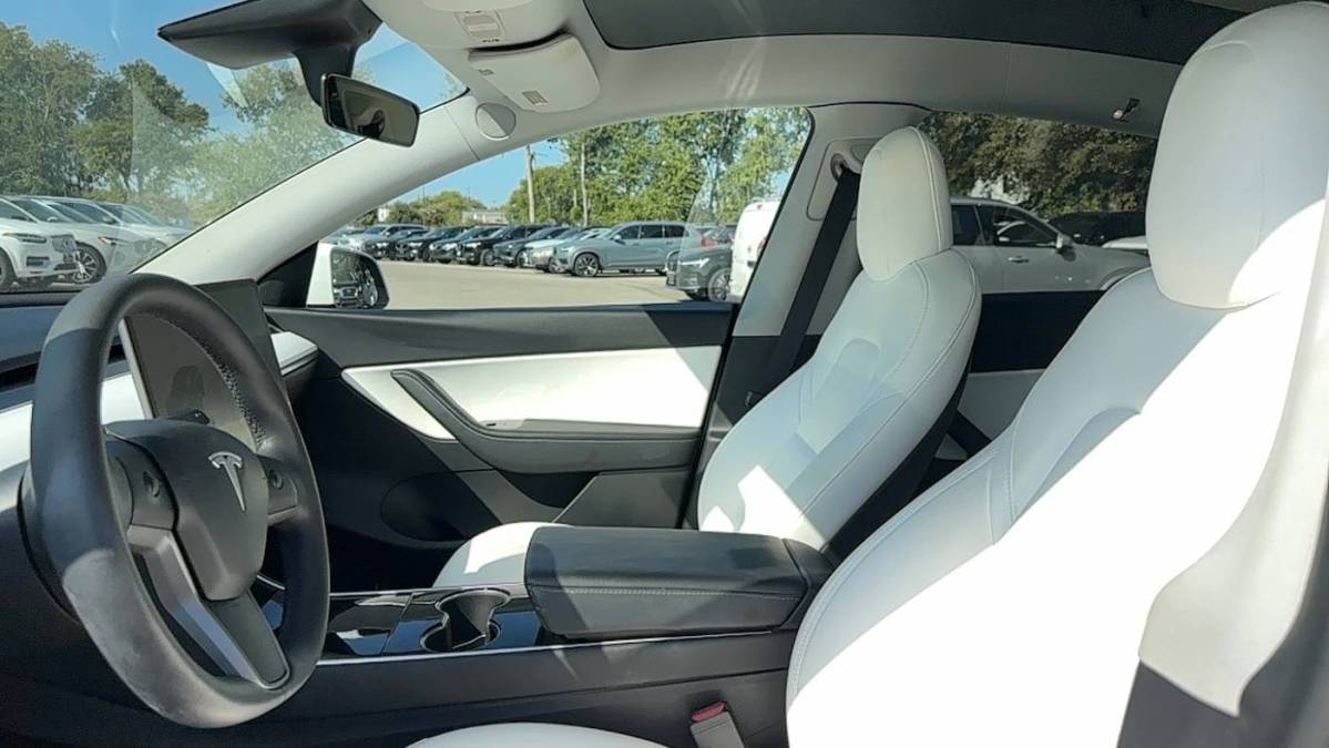 2020 Tesla Model Y 5YJYGDEEXLF040540