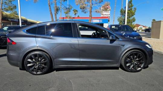 2019 Tesla Model X 5YJXCBE24KF192913