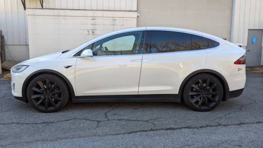 2018 Tesla Model X 5YJXCAE22JF089238