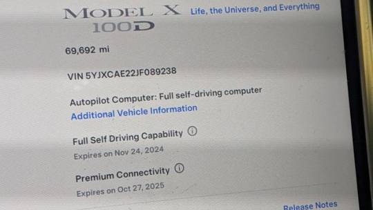 2018 Tesla Model X 5YJXCAE22JF089238