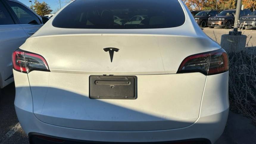 2021 Tesla Model Y 5YJYGDEE8MF306722