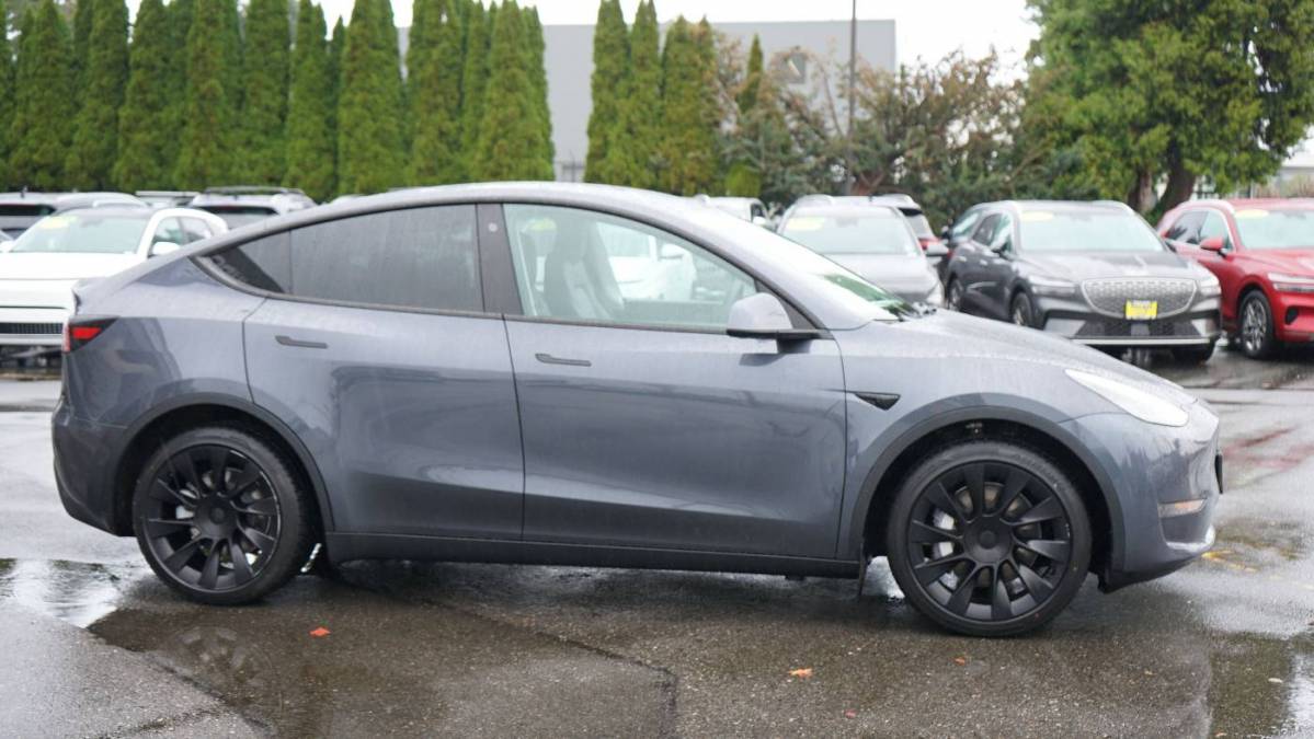 2021 Tesla Model Y 5YJYGDEEXMF207187