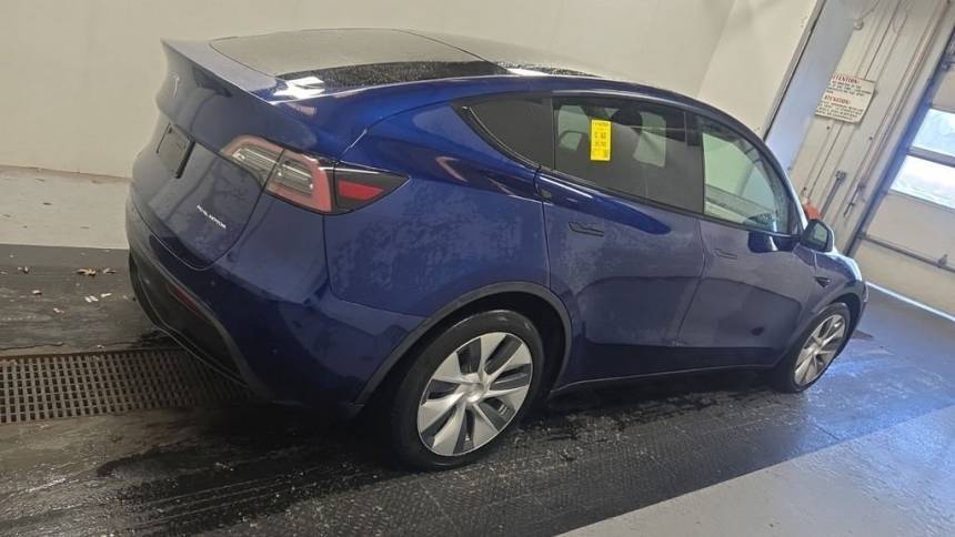 2021 Tesla Model Y 5YJYGDEE5MF260282