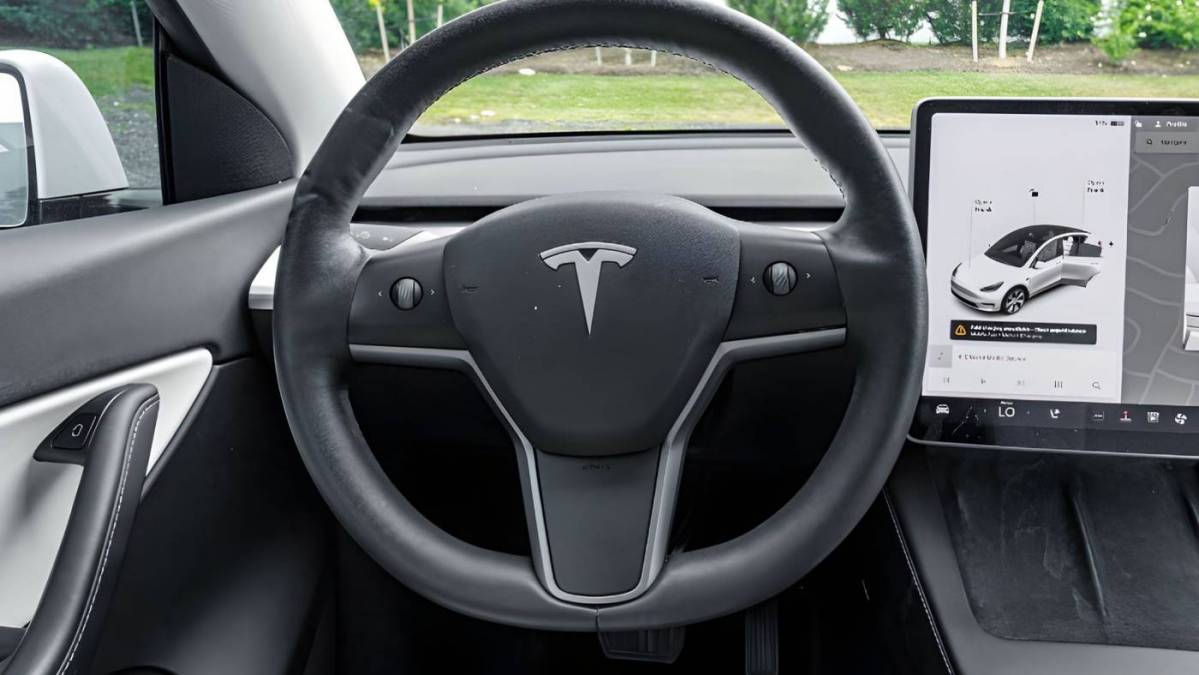 2021 Tesla Model Y 5YJYGDEE7MF259442