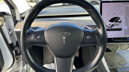 2018 Tesla Model 3 5YJ3E1EA5JF005798