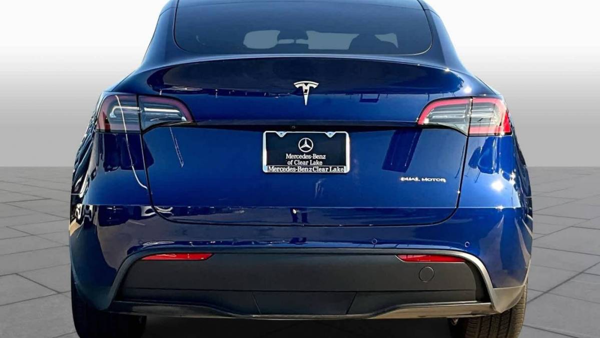 2021 Tesla Model Y 5YJYGDEE8MF230743