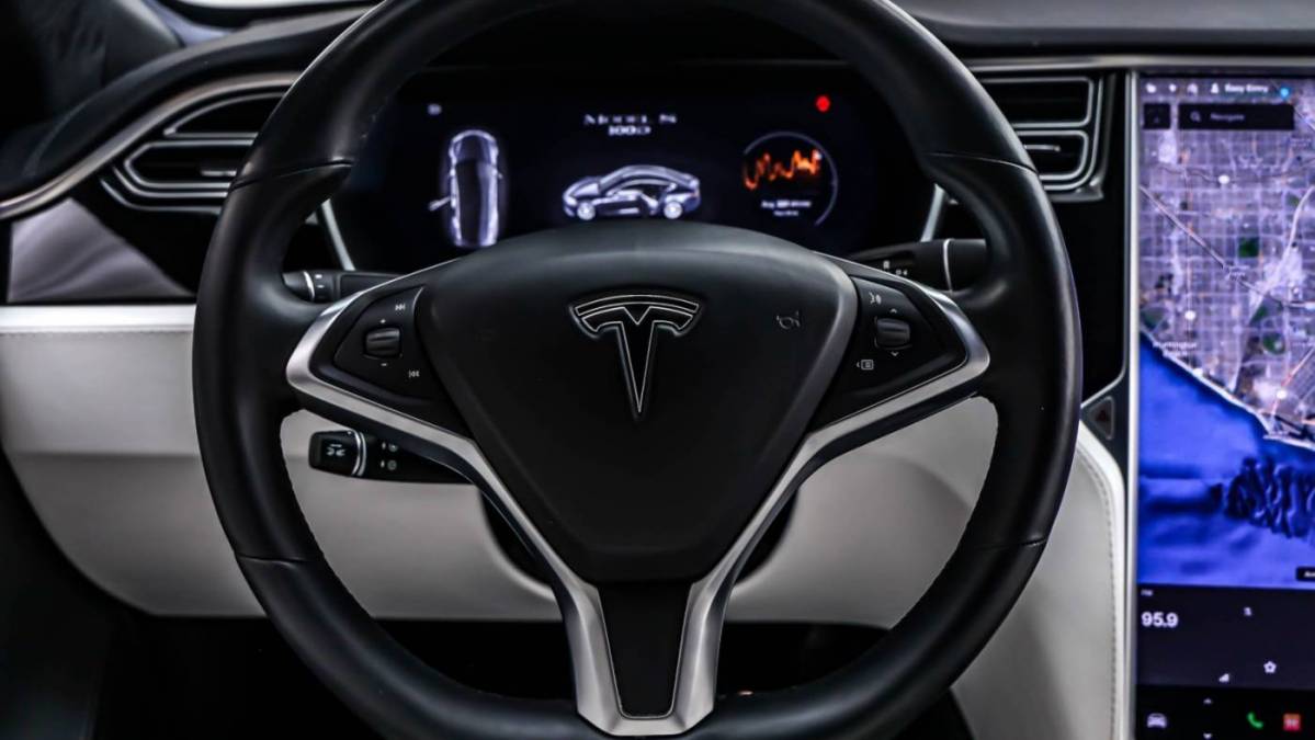 2017 Tesla Model S 5YJSA1E23HF217304