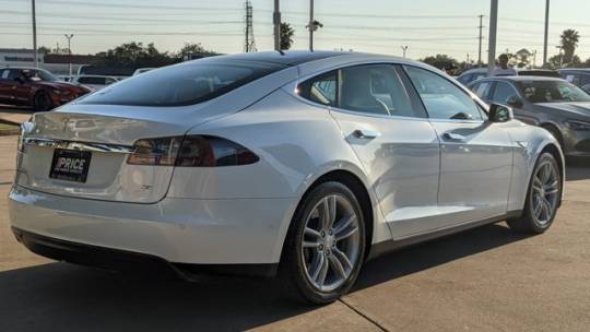 2015 Tesla Model S 5YJSA1E10FF105158