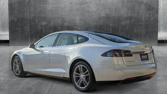 2015 Tesla Model S 5YJSA1E10FF105158