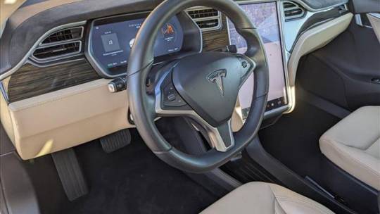 2015 Tesla Model S 5YJSA1E10FF105158