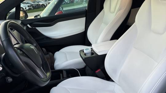 2020 Tesla Model X 5YJXCBE40LF265231