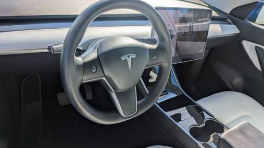 2020 Tesla Model Y 5YJYGDEE9LF022918